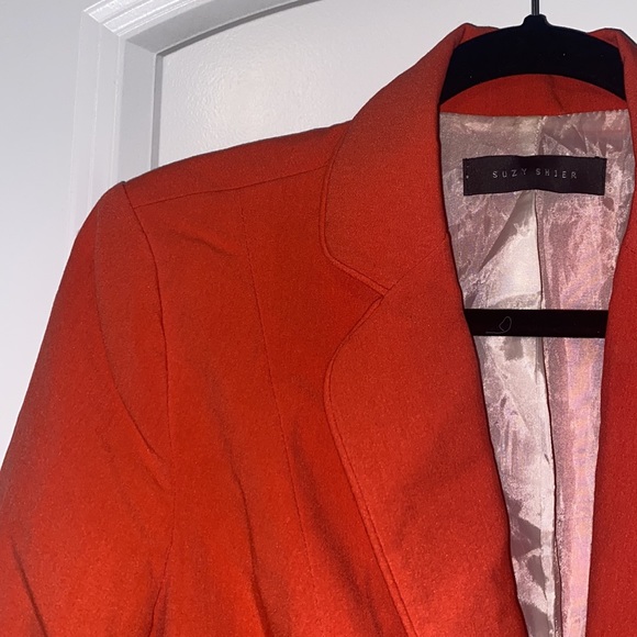 Suzy Shier coral blazer - Picture 2 of 3